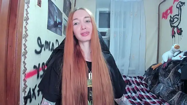 Snapshot of Roxy_Silver chatting on February 19, 8:20 pm Roxy Silver online show from February 19, 8:20 pm