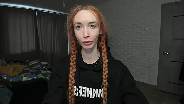 Snapshot of Roxy_Silver chatting on February 26, 1:53 am Roxy Silver online show from February 26, 1:53 am