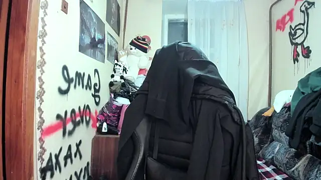 Snapshot of Roxy_Silver chatting on February 27, 1:05 am Roxy Silver online show from February 27, 1:05 am