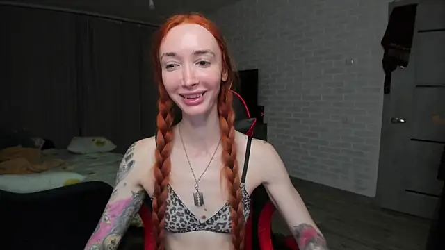 Snapshot of Roxy_Silver chatting on November 4, 9:58 pm Roxy Silver online show from November 4, 9:58 pm