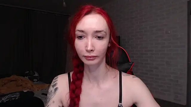 Snapshot of Roxy_Silver chatting on June 22, 9:01 pm Roxy Silver online show from June 22, 9:01 pm