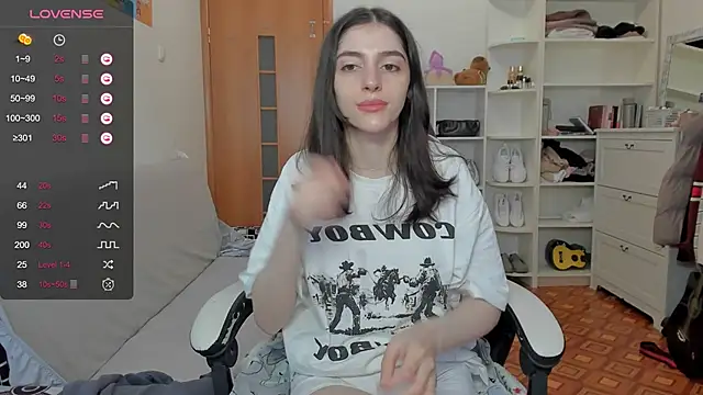 broosnica1 online show from April 13, 7:58 am