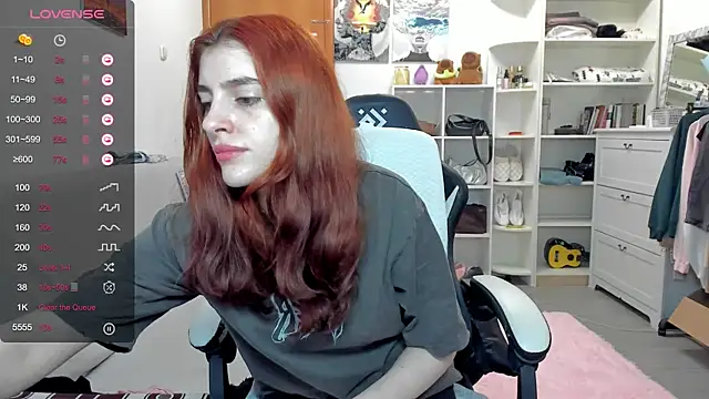 Snapshot of broosnica1 chatting on July 3, 8:43 am broosnica1 online show from July 3, 8:43 am