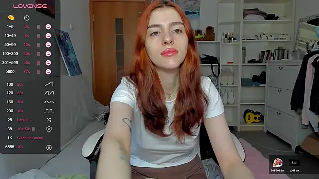 Snapshot of broosnica1 chatting on July 7, 6:05 am broosnica1 online show from July 7, 6:05 am