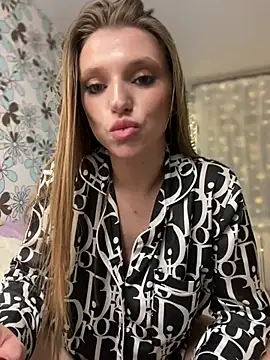 adel secret online show from February 1, 9:51 pm