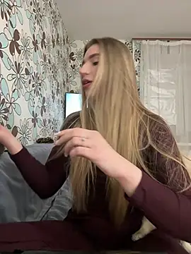 adel secret online show from April 1, 7:33 pm