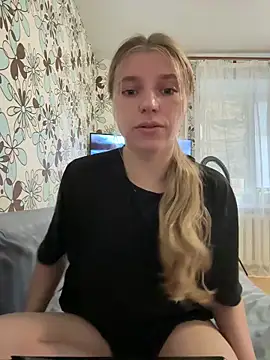 adel secret online show from April 7, 11:43 am