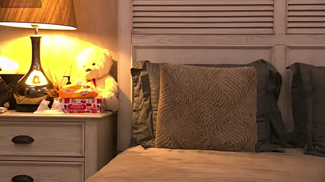 Snapshot of GinaMence chatting on March 1, 1:00 am GinaMence online show from March 1, 1:00 am