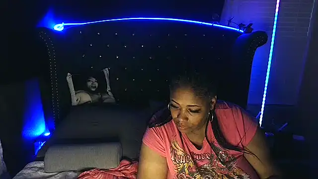 Snapshot of msyvette1970@xh chatting on January 16, 2:30 pm msyvette1970xh online show from January 16, 2:30 pm