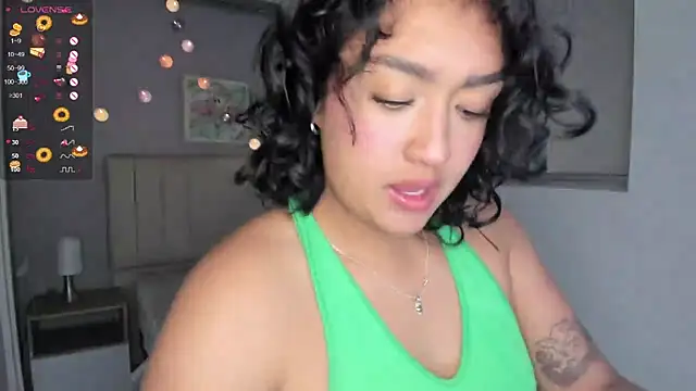 ema saenz online show from December 30, 6:49 pm