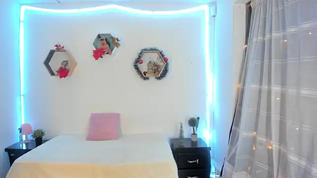 Snapshot of Paloma_victory chatting on December 7, 12:08 am Paloma victory online show from December 7, 12:08 am