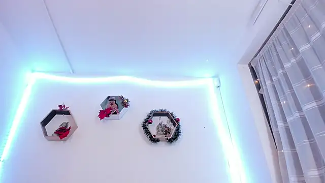 Snapshot of Paloma_victory chatting on December 8, 11:51 pm Paloma victory online show from December 8, 11:51 pm