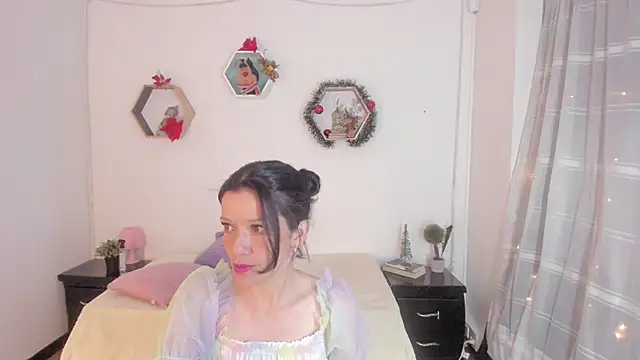 Snapshot of Paloma_victory chatting on December 21, 8:32 pm Paloma victory online show from December 21, 8:32 pm