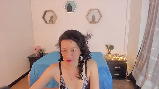 Snapshot of Paloma_victory chatting on January 9, 8:11 pm Paloma victory online show from January 9, 8:11 pm