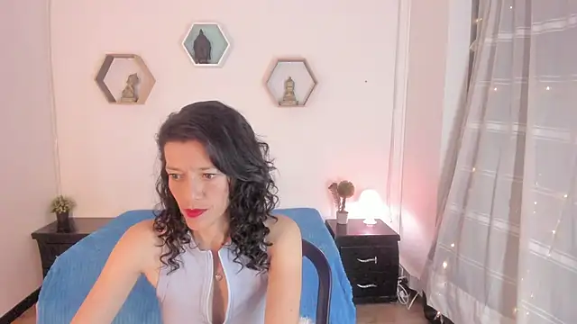 Snapshot of Paloma_victory chatting on January 28, 11:17 pm Paloma victory online show from January 28, 11:17 pm