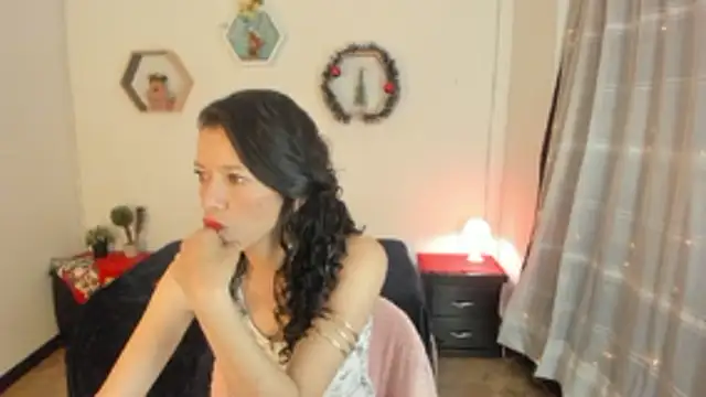 Snapshot of Paloma_victory chatting on December 5, 8:49 pm Paloma victory online show from December 5, 8:49 pm