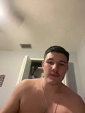 Snapshot of Shaded24 chatting on November 4, 6:23 am Shaded24 online show from November 4, 6:23 am