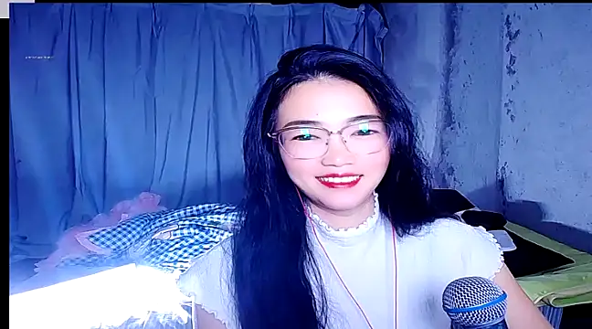 Snapshot of Floor_oo chatting on January 10, 3:16 pm Floor oo online show from January 10, 3:16 pm