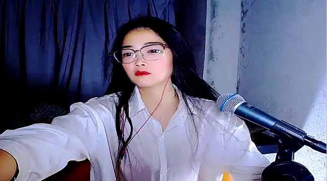 Snapshot of Floor_oo chatting on February 6, 10:32 pm Floor oo online show from February 6, 10:32 pm