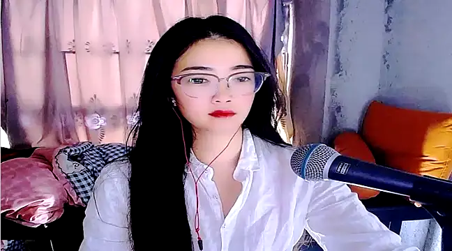 Snapshot of Floor_oo chatting on February 21, 3:56 am Floor oo online show from February 21, 3:56 am