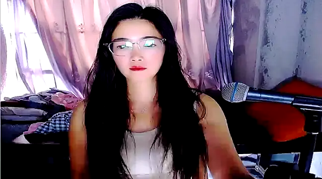 Snapshot of Floor_oo chatting on February 27, 12:54 am Floor oo online show from February 27, 12:54 am