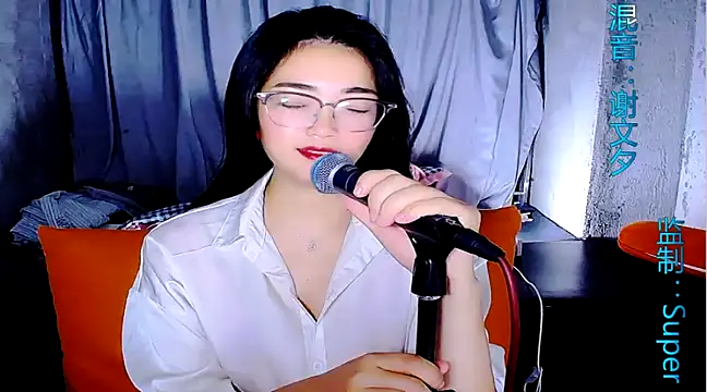 Snapshot of Floor_oo chatting on March 10, 3:09 pm Floor oo online show from March 10, 3:09 pm