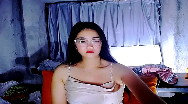 Snapshot of Floor_oo chatting on March 13, 10:32 pm Floor oo online show from March 13, 10:32 pm