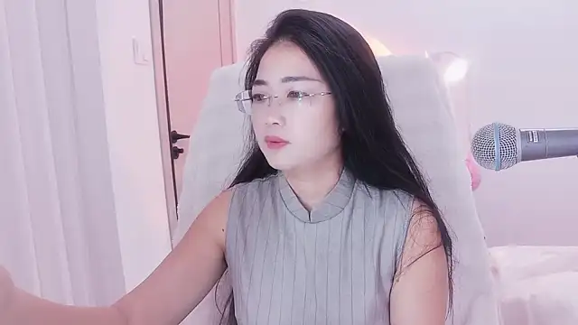 Snapshot of Floor_oo chatting on September 11, 1:33 pm Floor oo online show from September 11, 1:33 pm