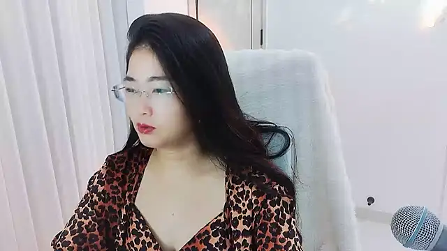 Snapshot of Floor_oo chatting on September 18, 2:52 pm Floor oo online show from September 18, 2:52 pm