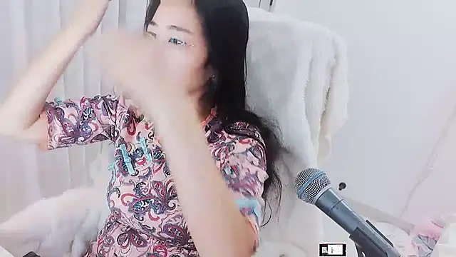 Snapshot of Floor_oo chatting on October 12, 2:27 pm Floor oo online show from October 12, 2:27 pm