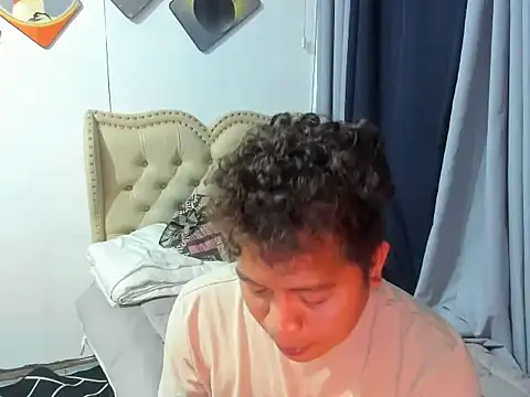 asian sweetboy online show from November 24, 5:18 am