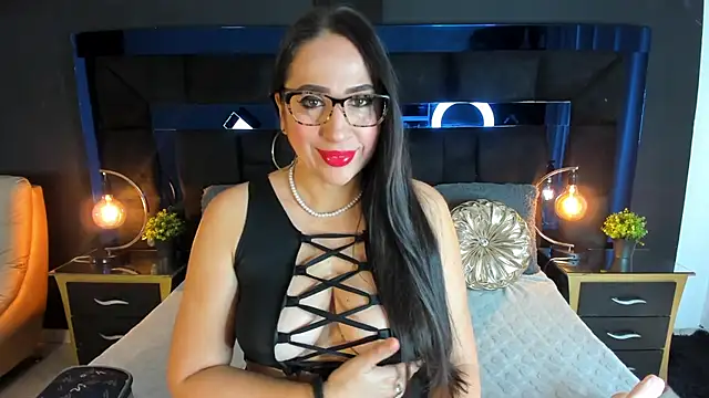 Snapshot of MayraVegas chatting on March 5, 1:39 pm MayraVegas online show from March 5, 1:39 pm