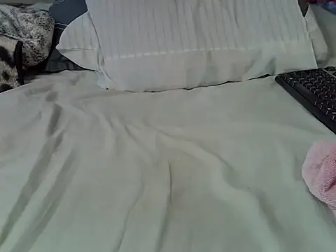 Snapshot of Elbony_ray chatting on February 8, 10:24 pm Elbony ray online show from February 8, 10:24 pm