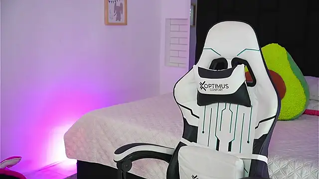 Marianamonroe  online show from February 13, 7:10 pm