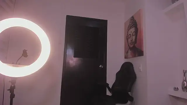 Snapshot of jenaa_ chatting on December 18, 12:44 pm jenaa online show from December 18, 12:44 pm