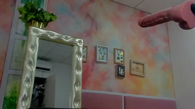 Snapshot of Idiris_big chatting on February 26, 4:24 pm Idiris big online show from February 26, 4:24 pm