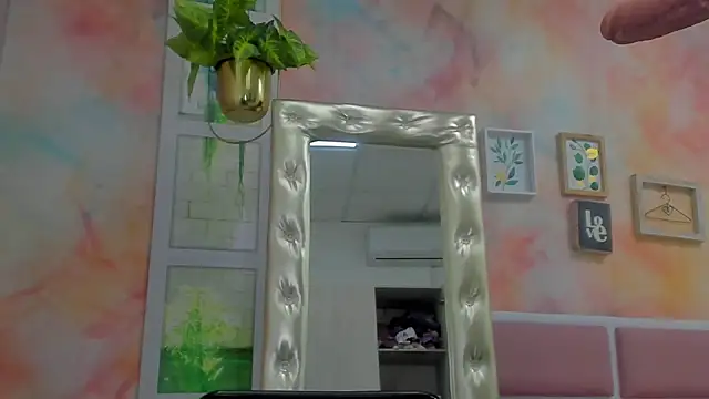 Snapshot of Idiris_big chatting on March 7, 1:40 pm Idiris big online show from March 7, 1:40 pm