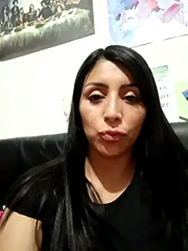 Snapshot of tiffani__love chatting on December 21, 3:13 am tiffani love online show from December 21, 3:13 am