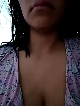 Snapshot of tiffani__love chatting on February 14, 3:31 pm tiffani love online show from February 14, 3:31 pm