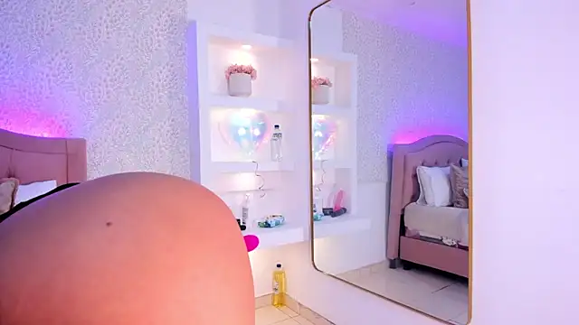 Emi latingirl online show from March 13, 7:20 pm