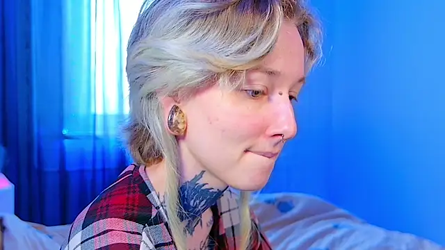 Snapshot of Littlespacemouse chatting on December 13, 8:09 am Littlespacemouse online show from December 13, 8:09 am