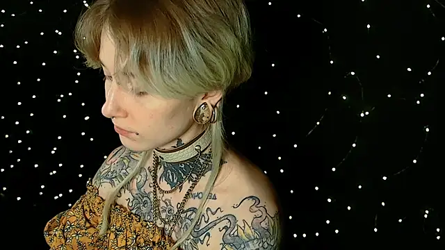 Snapshot of Littlespacemouse chatting on December 19, 5:29 pm Littlespacemouse online show from December 19, 5:29 pm