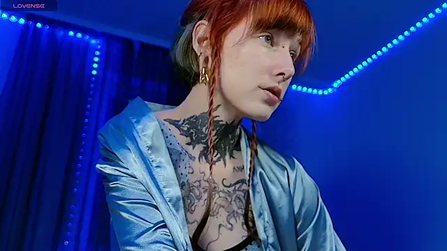 Snapshot of Littlespacemouse chatting on January 7, 12:34 am Littlespacemouse online show from January 7, 12:34 am