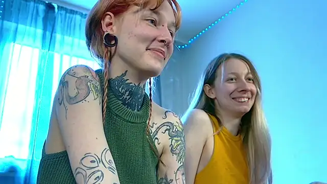 Snapshot of Littlespacemouse chatting on February 11, 8:26 am Littlespacemouse online show from February 11, 8:26 am