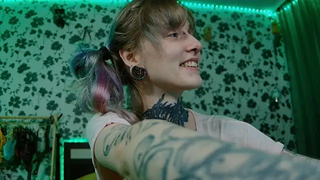 Snapshot of Littlespacemouse chatting on September 21, 10:11 pm Littlespacemouse online show from September 21, 10:11 pm