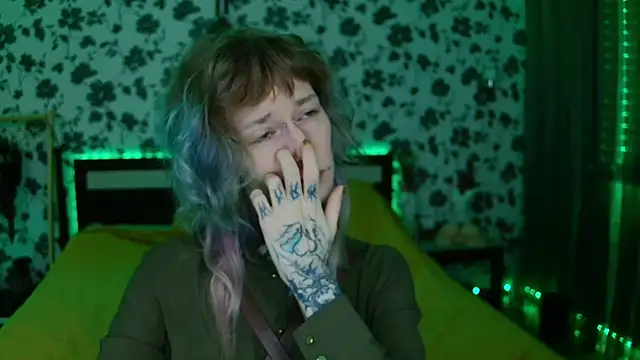 Snapshot of Littlespacemouse chatting on October 6, 7:55 pm Littlespacemouse online show from October 6, 7:55 pm