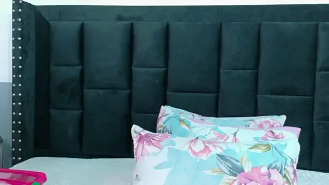 kinkyhousewifee online show from March 15, 11:49 am