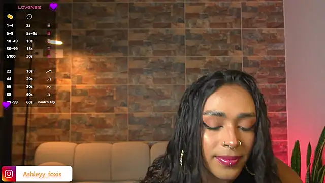 Ashleey Fox online show from December 17, 2:06 am