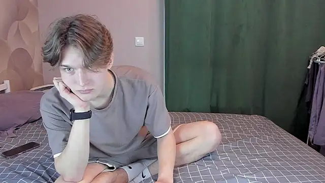 Ian Flor online show from June 3, 3:39 pm