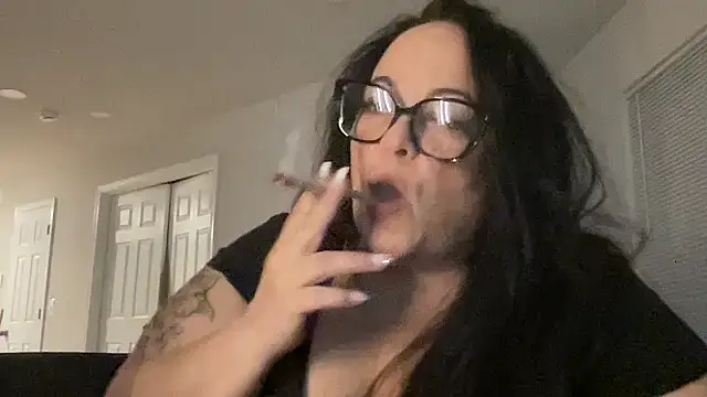 Snapshot of CarissmaDeLuca chatting on February 21, 4:13 am CarissmaDeLuca online show from February 21, 4:13 am